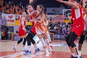 UMMC top the standings again, having defeated MBA Moscow 