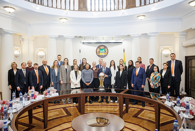 Mayor of Yekaterinburg awards players and coaches of Basketball club UMMC 