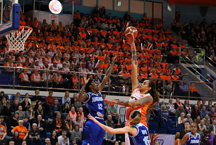 UMMC kicked-off the Final series celebrating the first win