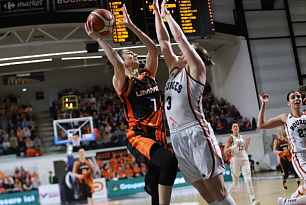 UMMC on the road took down Bourges Basket 