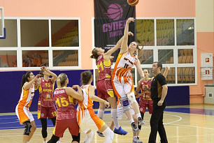 UMMC-Junior wrapped up the first round celebrating a confident win