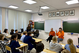 English with champions: UMMC basketball players conducted a foreign language lesson for schoolchildren